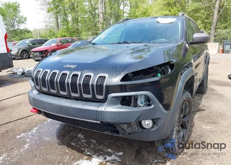 2016 Jeep Cherokee Trailhawk from USA, damaged, VIN 1C4PJMBS1GW226864